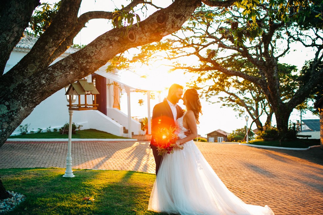 Essence Weddings Hero 3